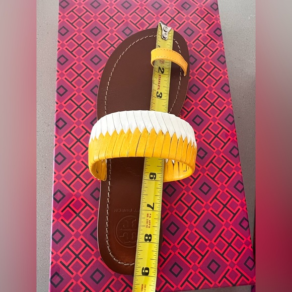 Tory Burch mustard sandals - Picture 5 of 6